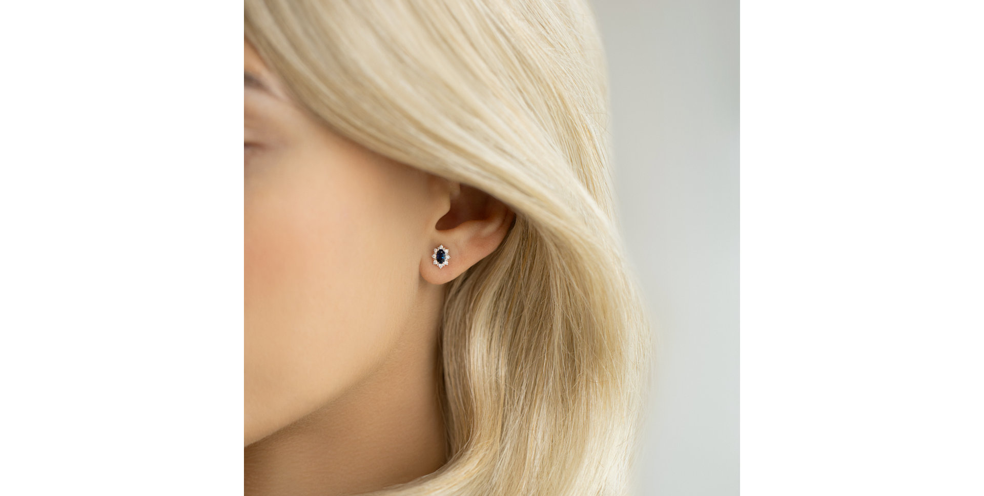 Diamond earrings with Sapphire Royal Aurora