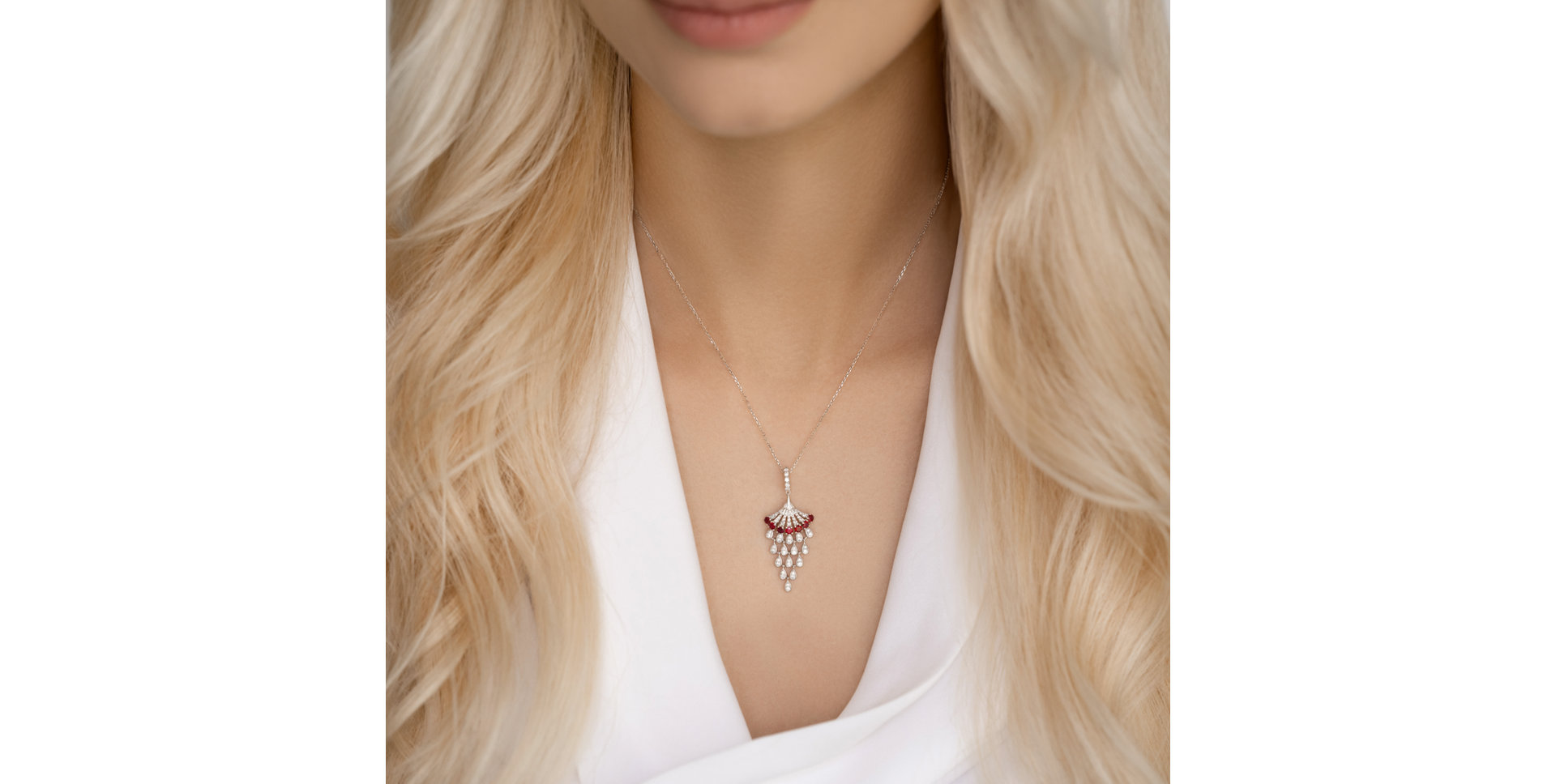Diamond pendant with Ruby Royal Mesh