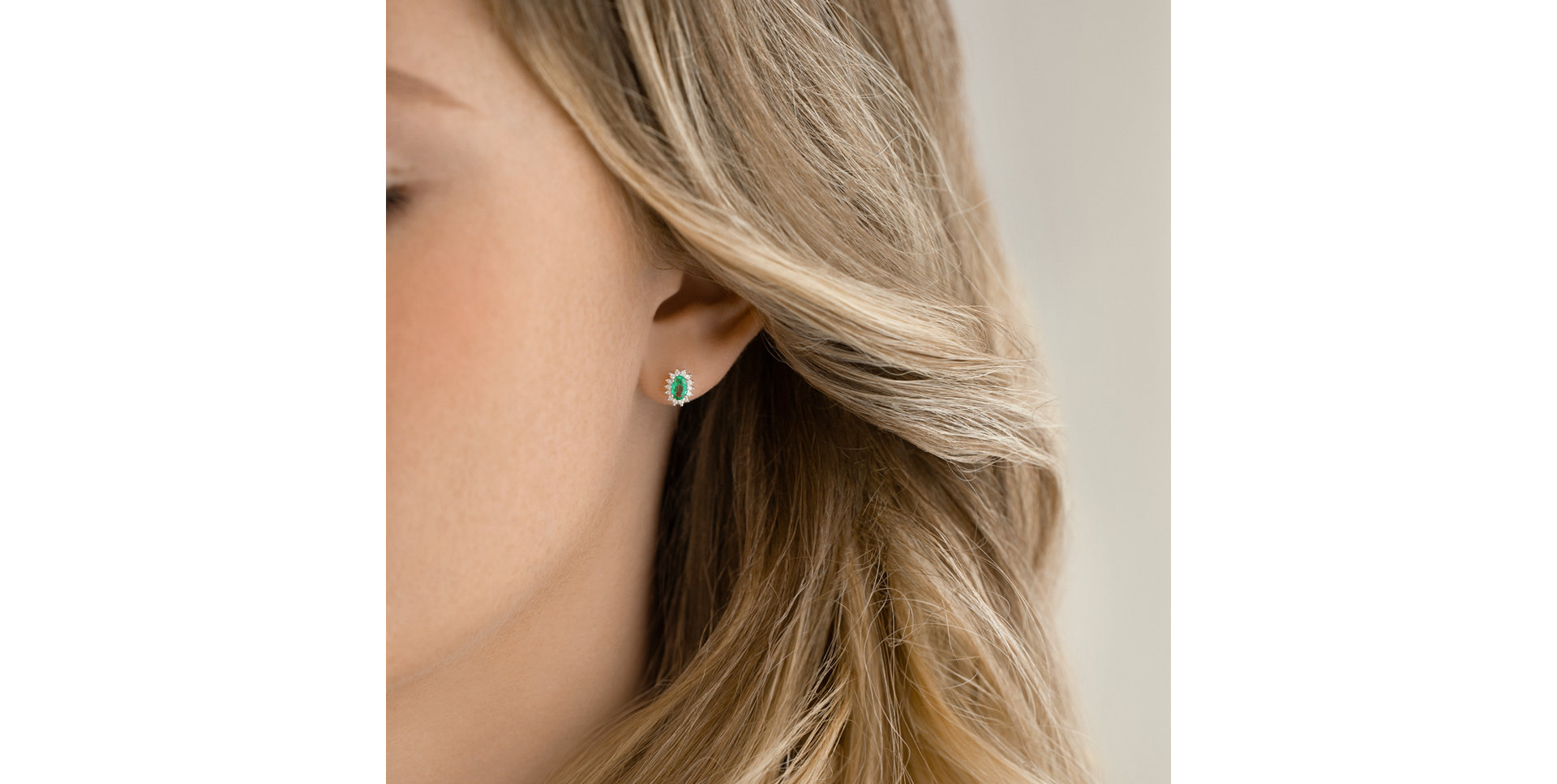 Diamond earrings with Sapphire Princess