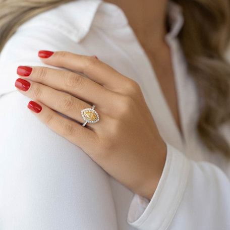 Ring with yellow and white diamonds Golden Light