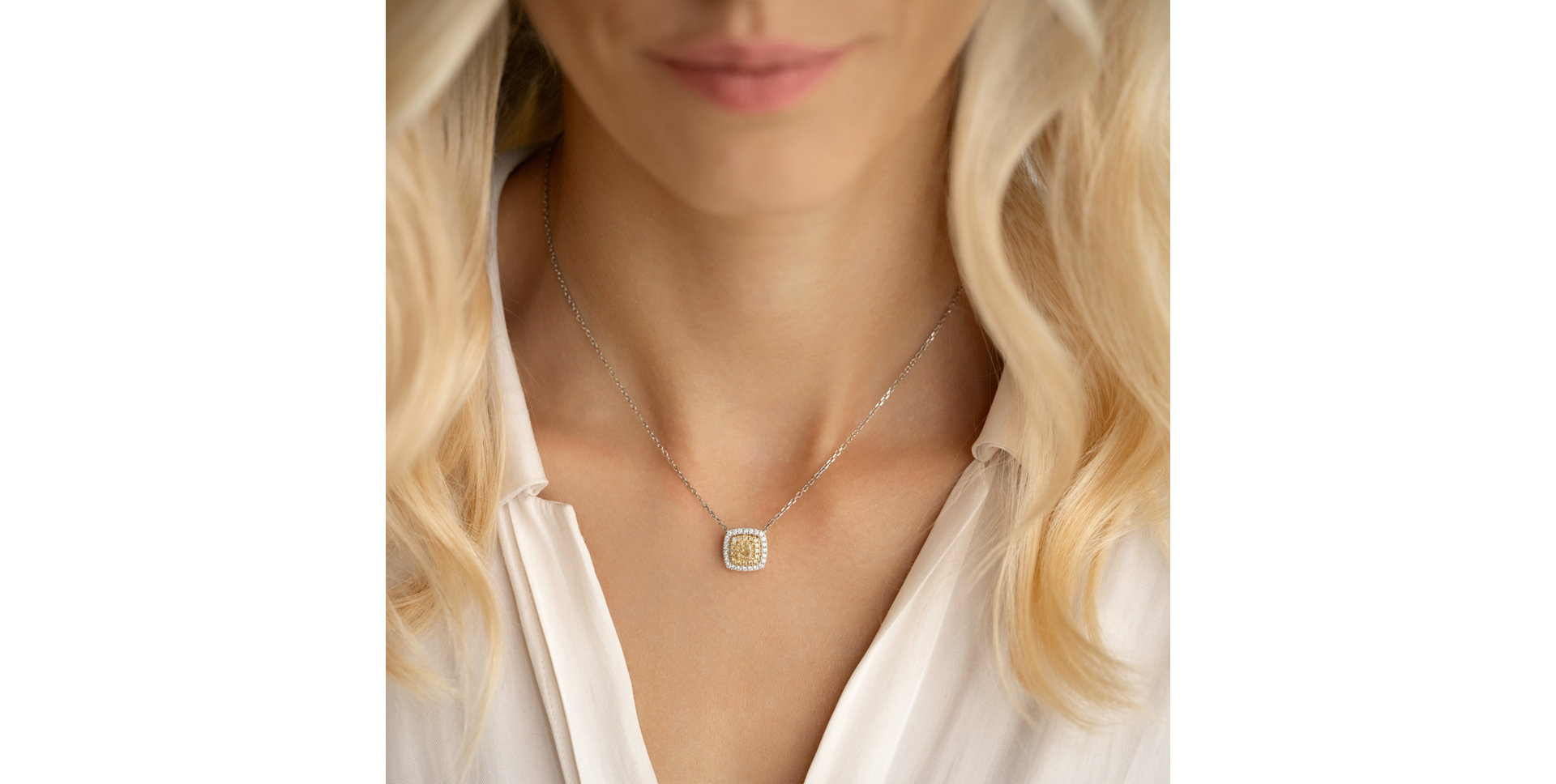 Diamond necklace with Sapphire Sparkling Rise