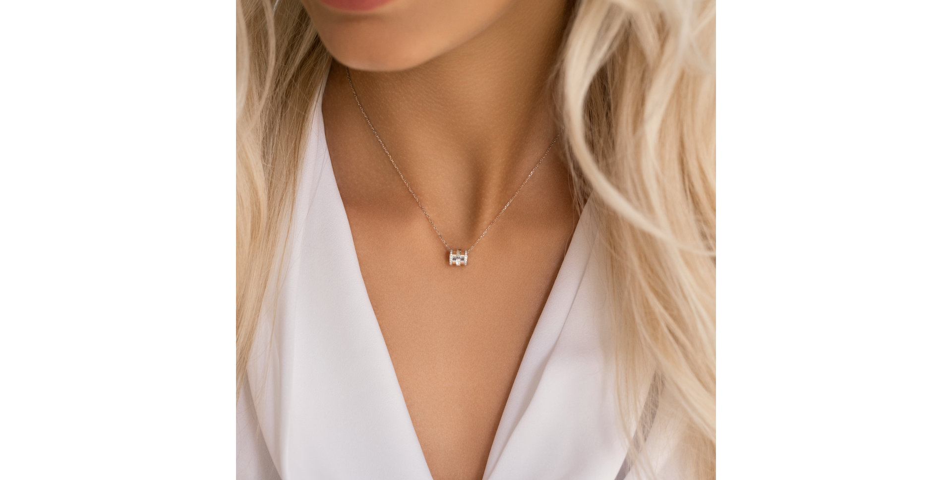 Diamond pendant Glittering Cosmos