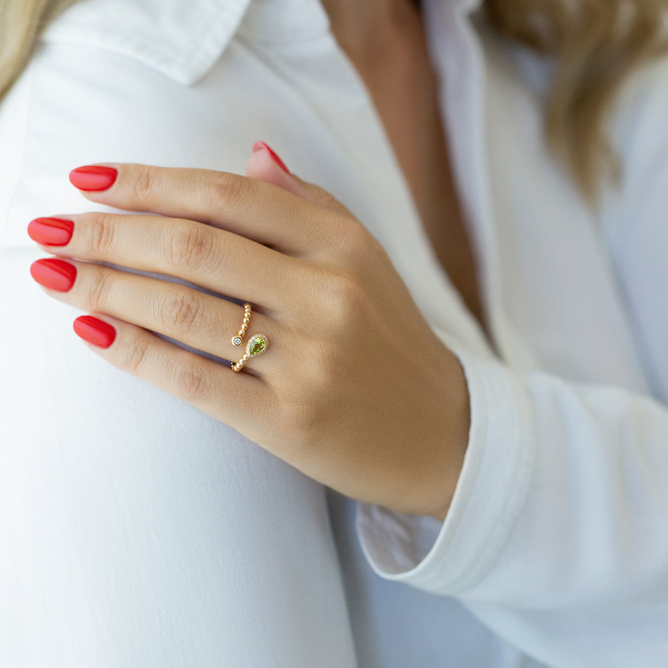 Diamond ring with Tourmalíne Stupéfiant