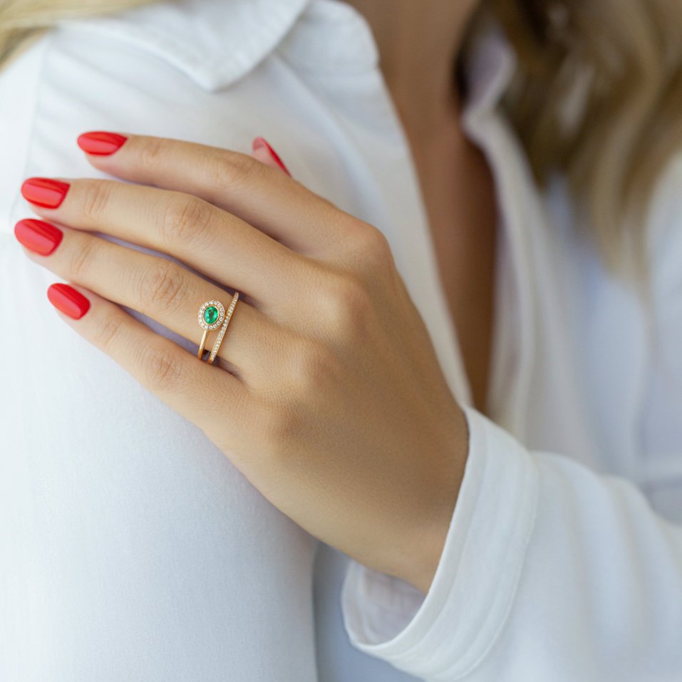 Diamond ring with Ruby Nicolette