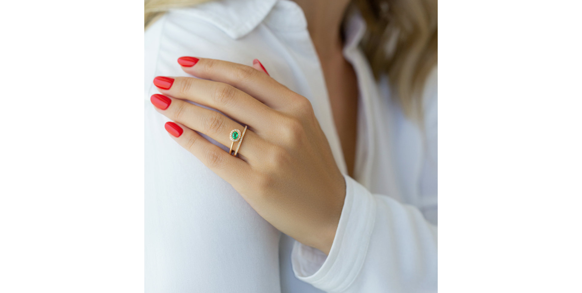 Diamond ring with Sapphire Nicolette