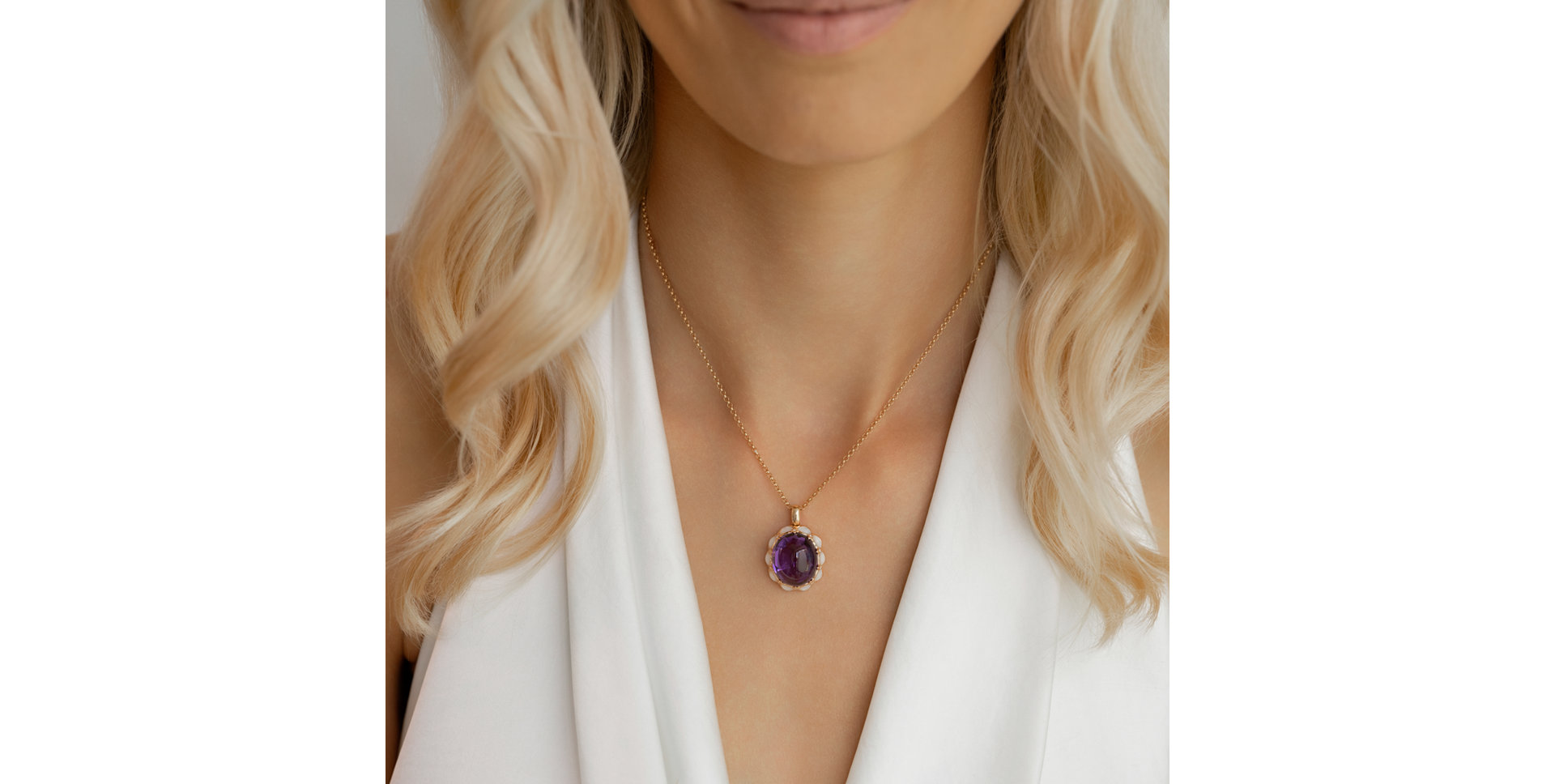 Diamond necklace with Amethyst and Mother of Pearl Blossoms Elegance