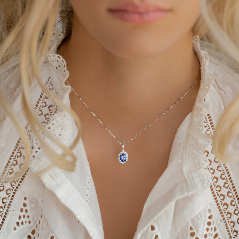Diamond pendant with Tanzanite Princess