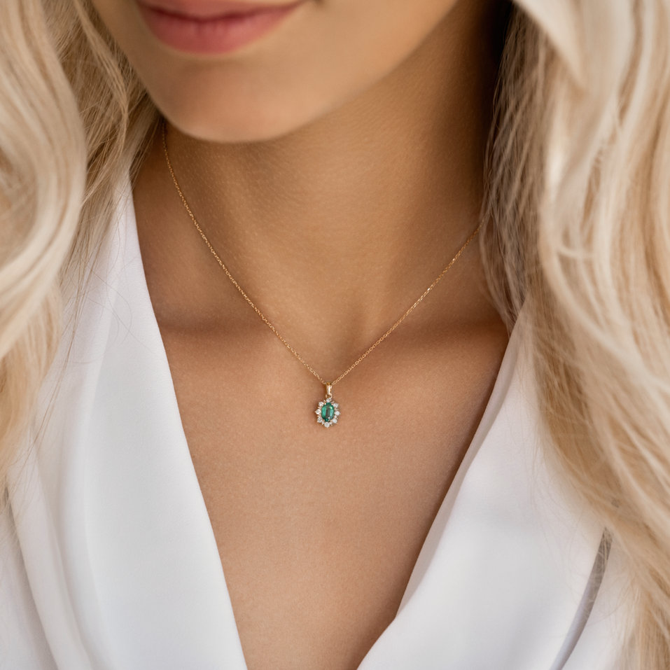 Diamond pendant with Tanzanite Royal Aurora