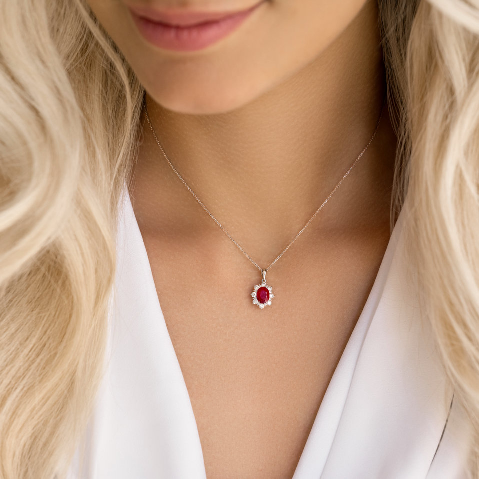 Diamond pendant with Emerald Royal Aurora