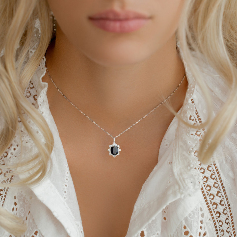 Diamond pendant with Sapphire Princess