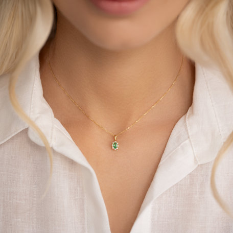 Diamond pendant with Emerald Princess