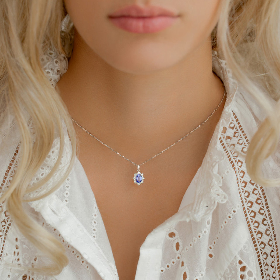 Diamond pendant with Tanzanite Princess