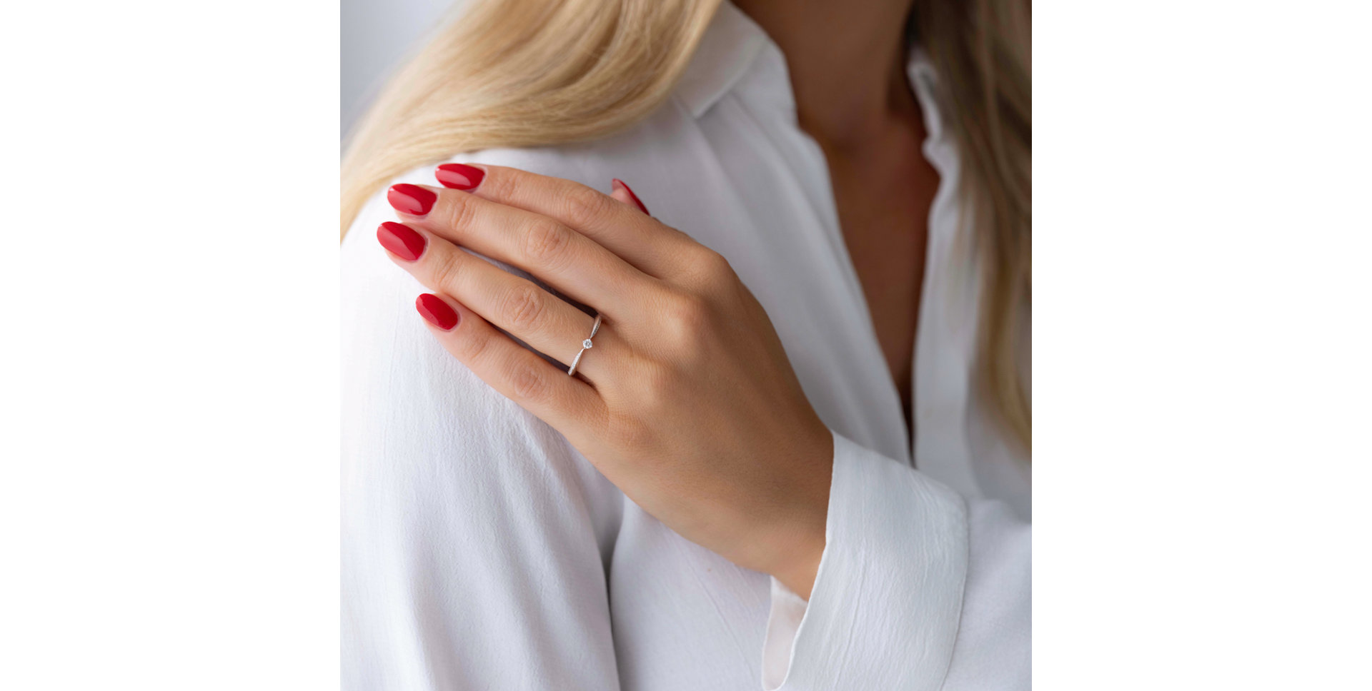 Diamond ring Classicism