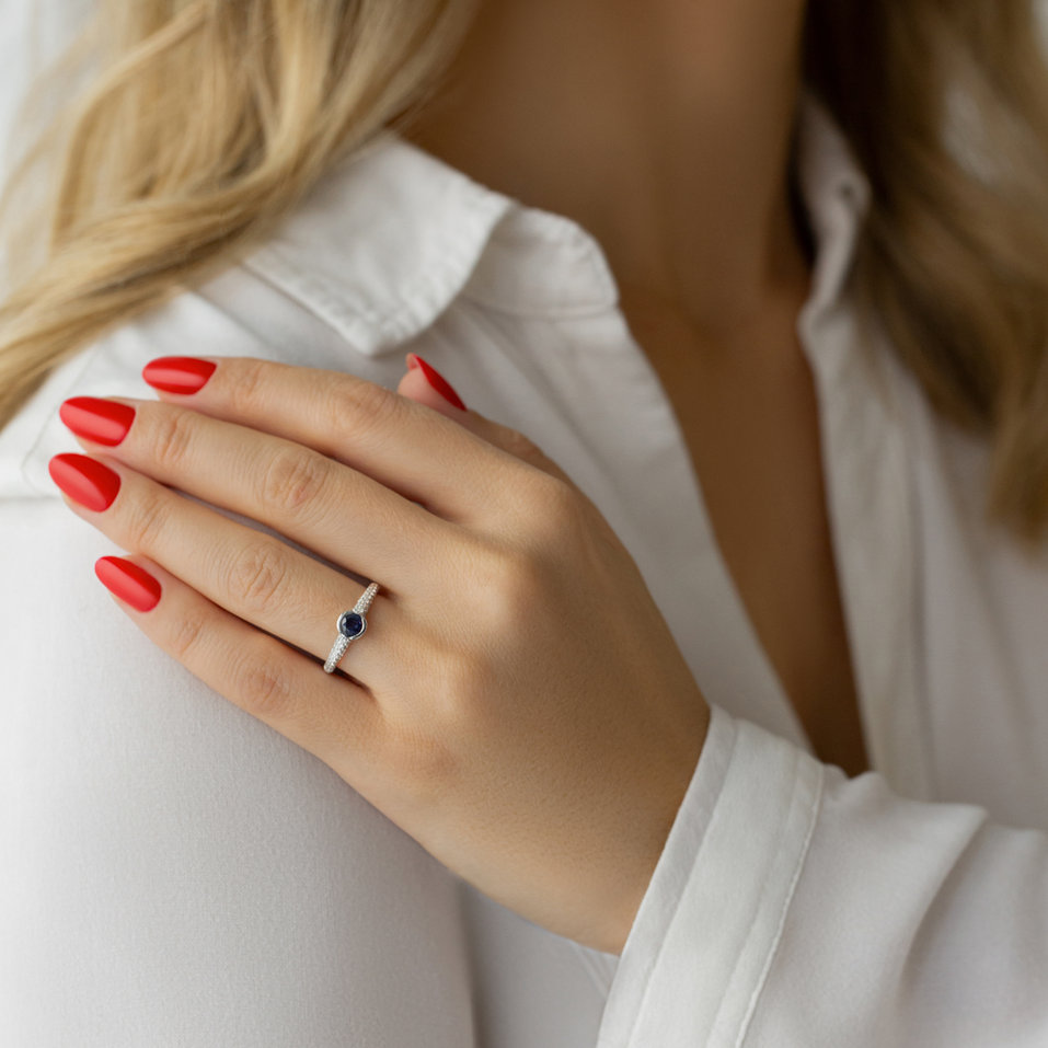 Diamond ring with Sapphire Octavie