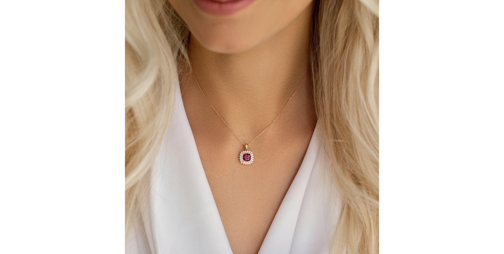 Diamond pendant with Tanzanite Gem Majesty