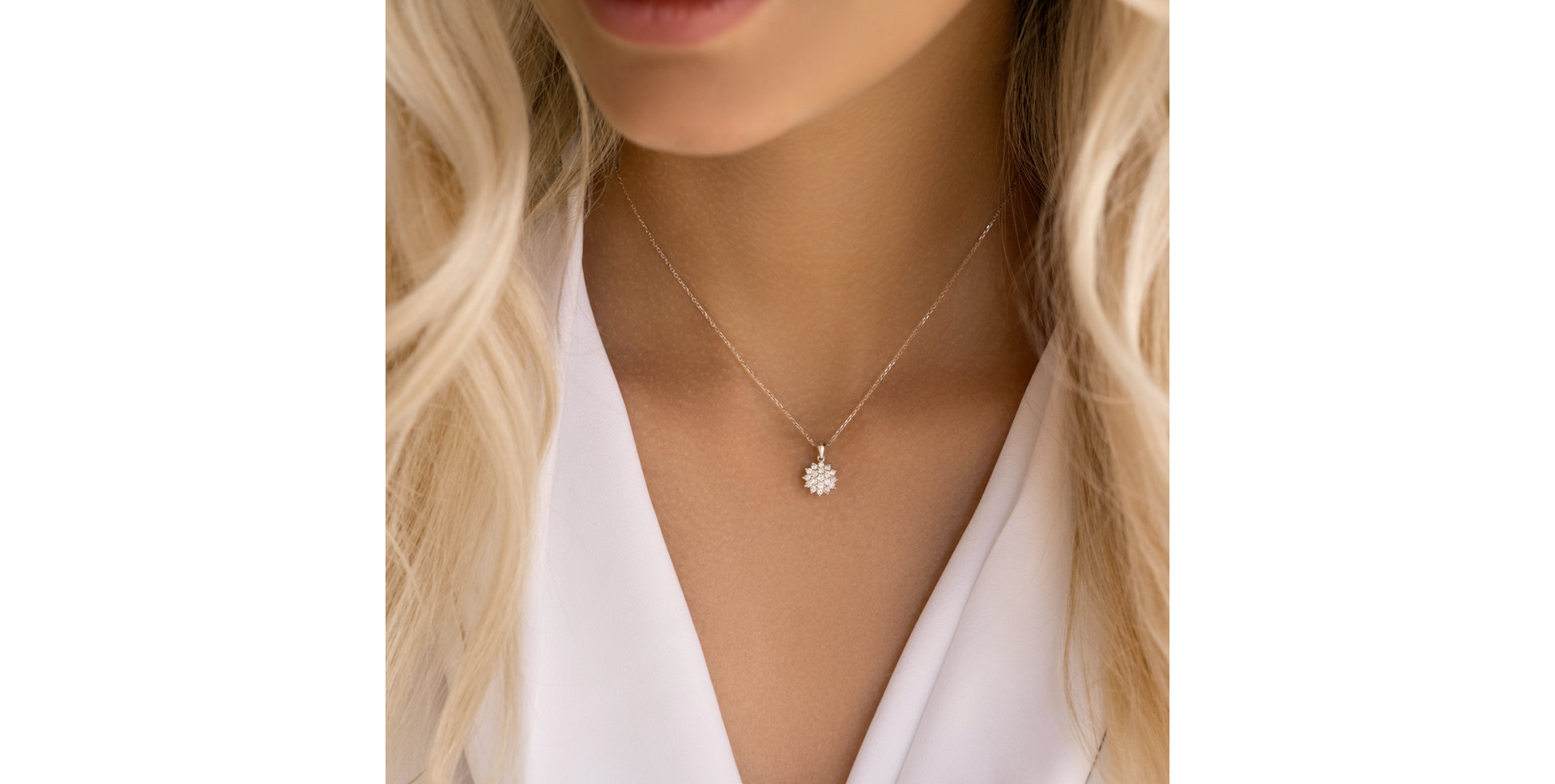 Diamond pendant Delicate Star