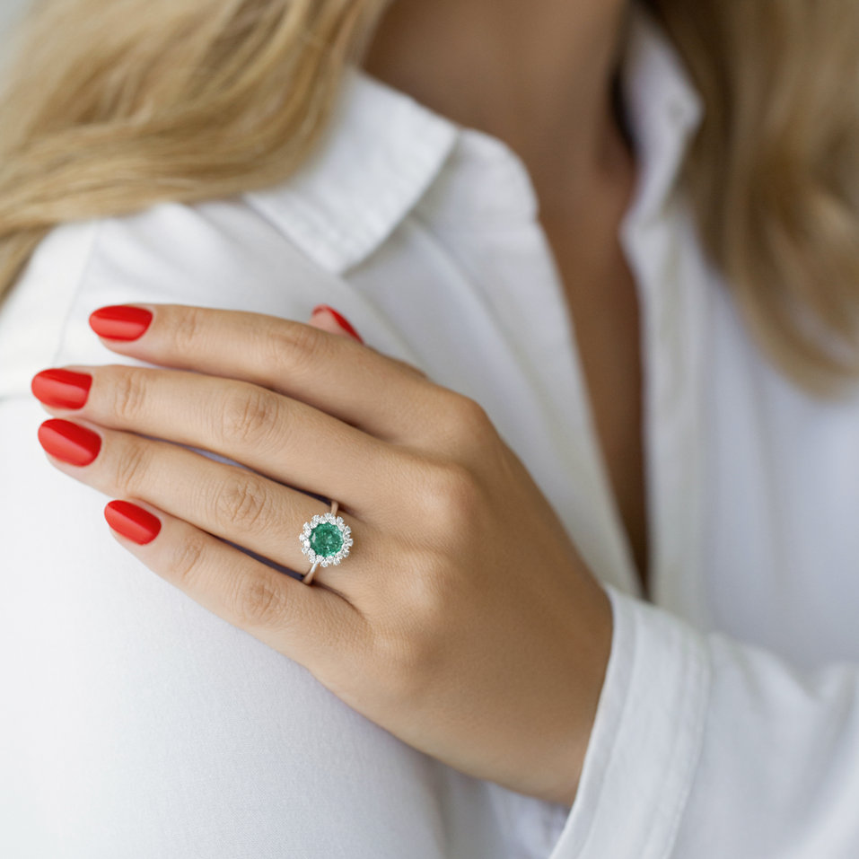 Diamond ring with Emerald Tanzania Majesty