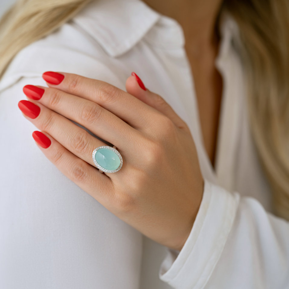 Diamond ring with Chalcedony Blossom Gem