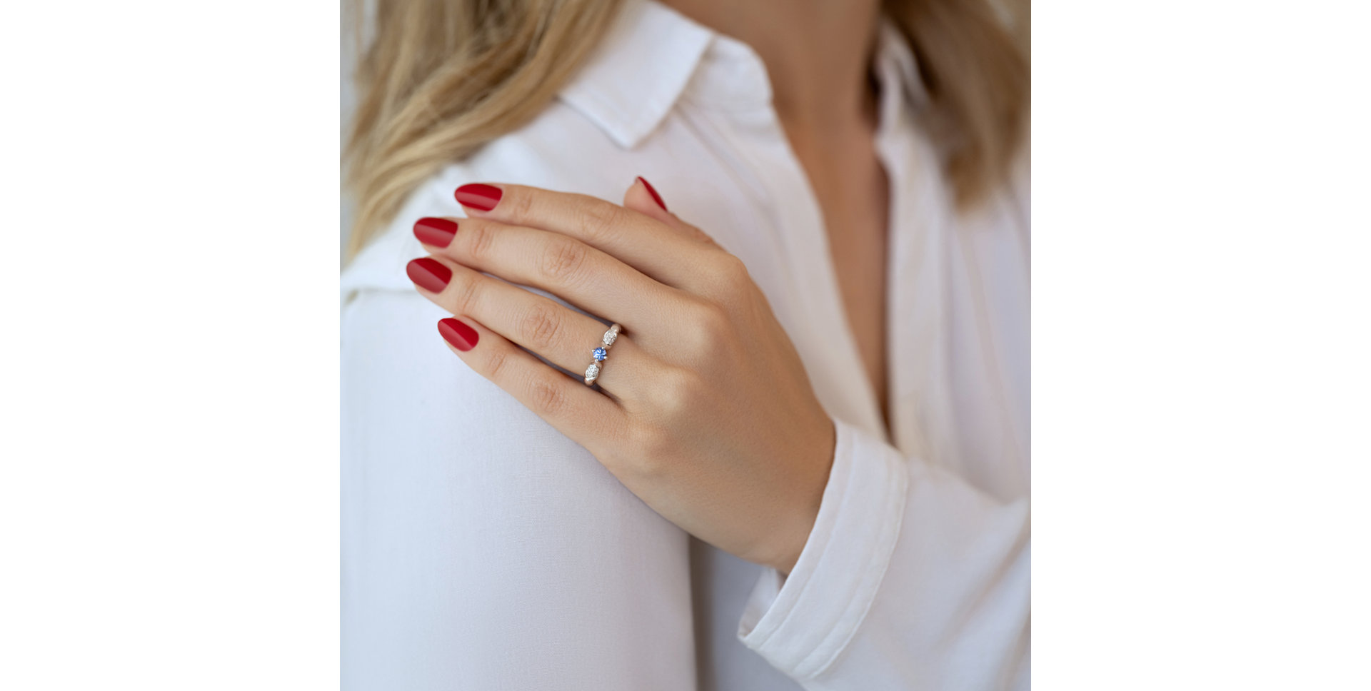 Diamond ring with Tanzanite Enchanting Moon