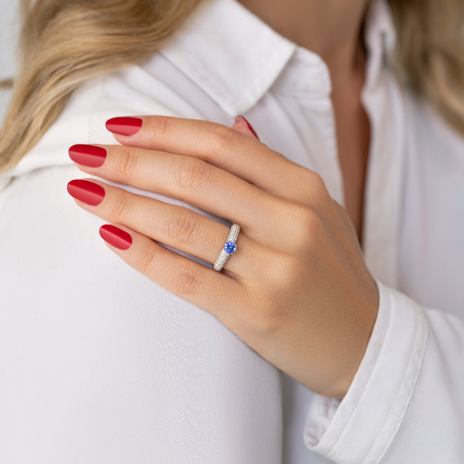 Diamond ring with Tanzanite Royal Charm