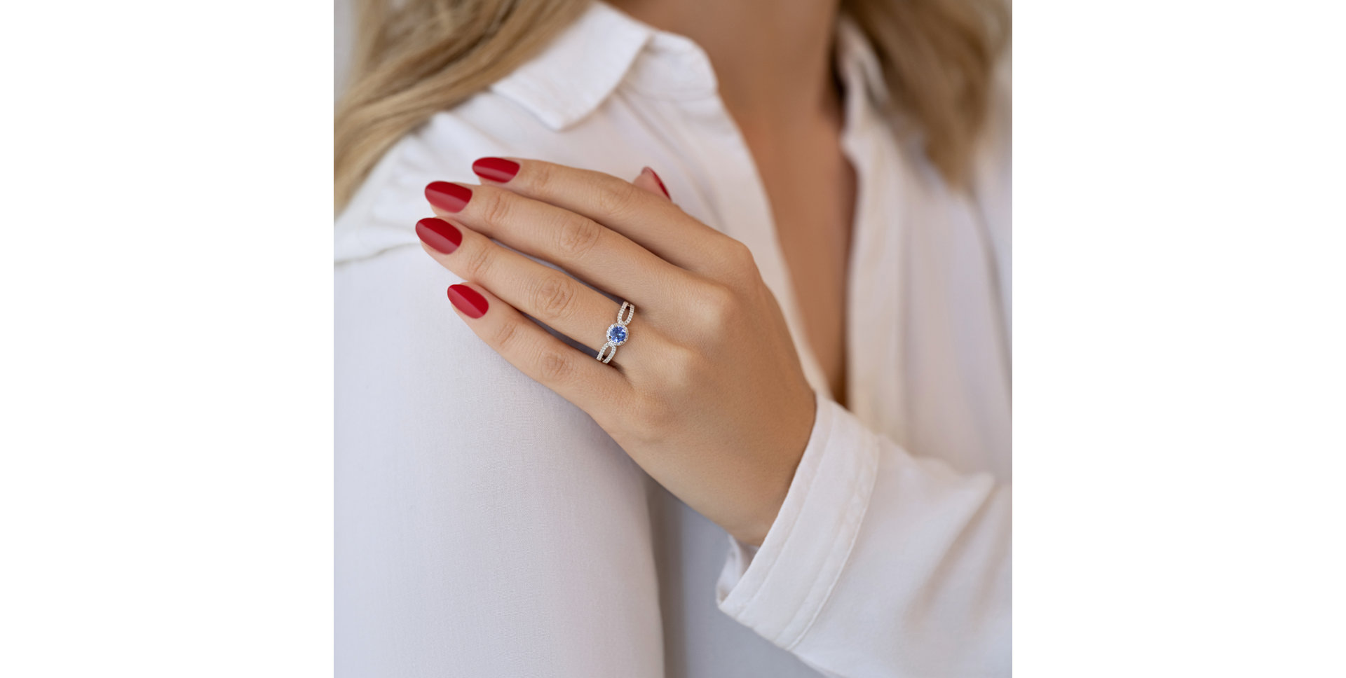 Diamond ring with Tanzanite Geneviév