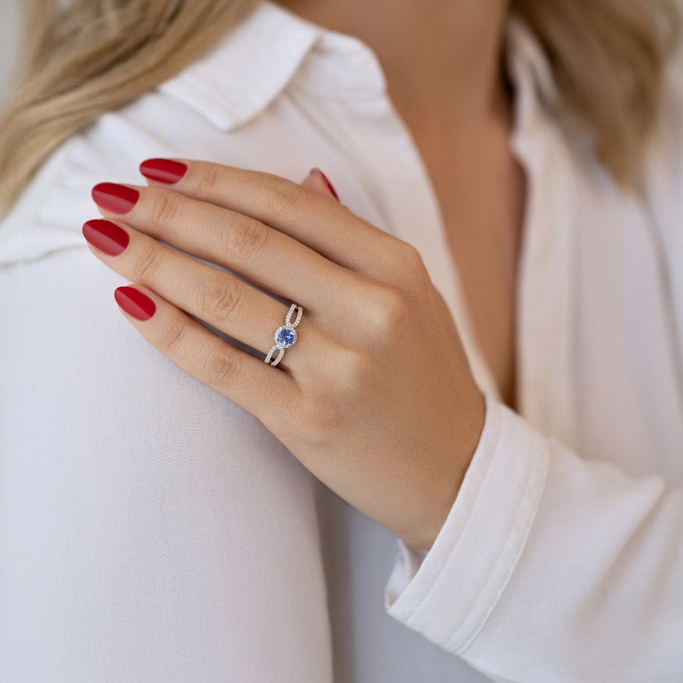 Diamond ring with Tanzanite Geneviév