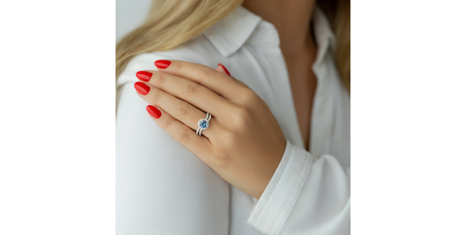 Diamond ring with Tanzanite Rosena