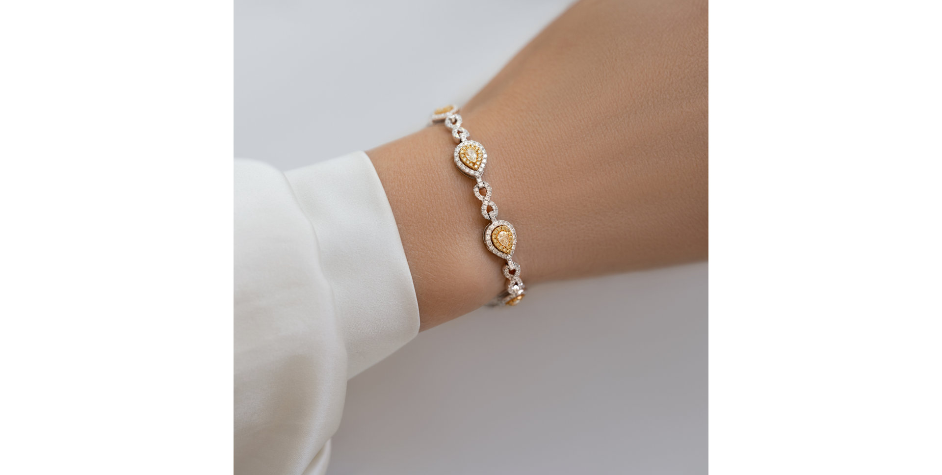 Bracelet with yellow and white diamonds Frozen Sun
