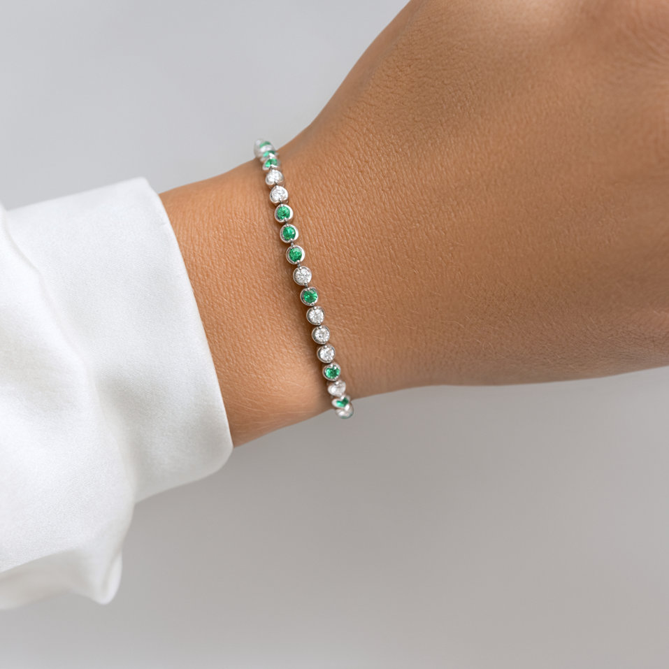 Diamond bracelet with Emerald Colleen