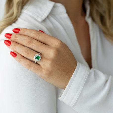 Diamond ring with Emerald Mystery Princess