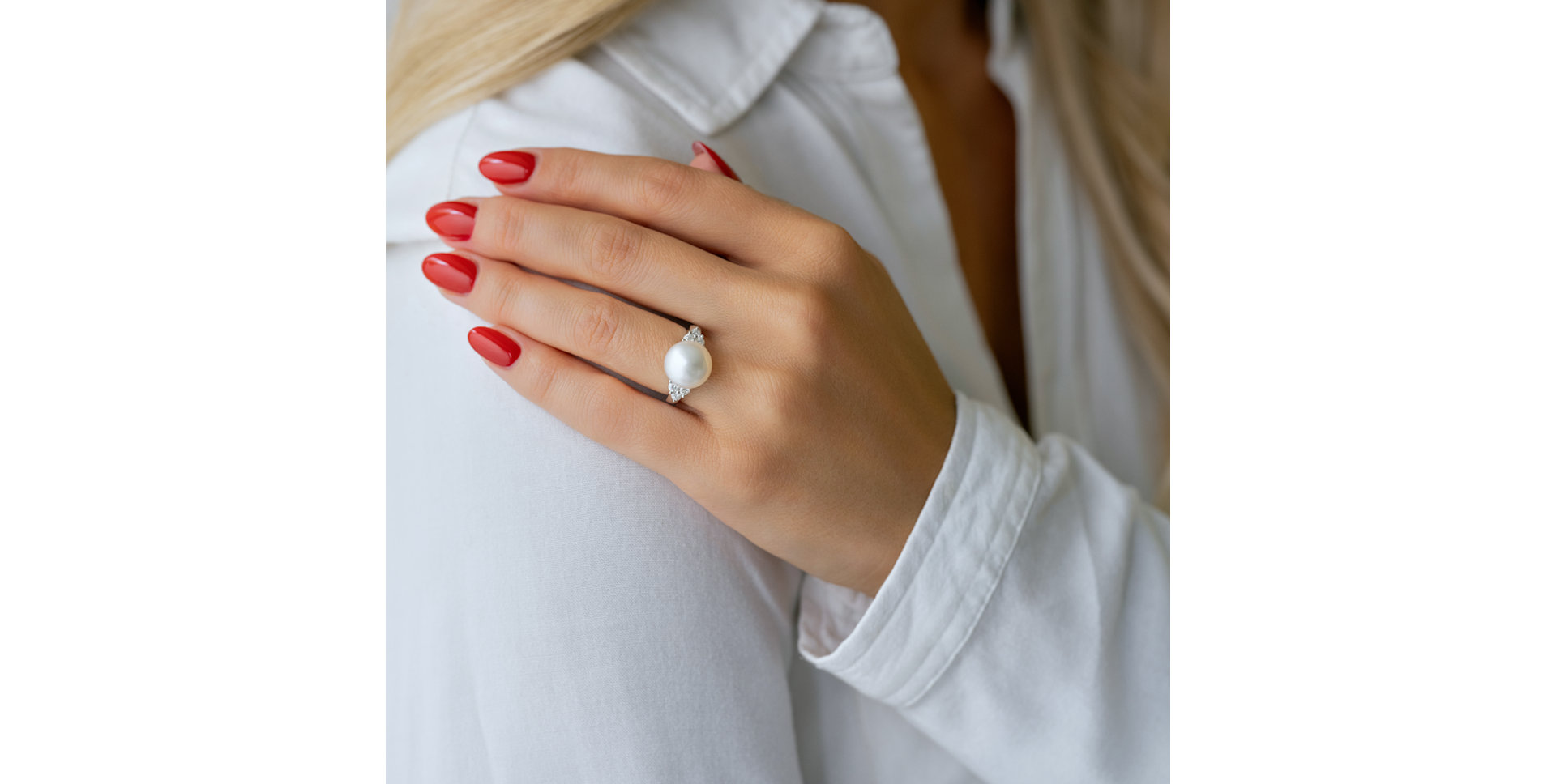 Diamond ring with Pearl Nautical Desire