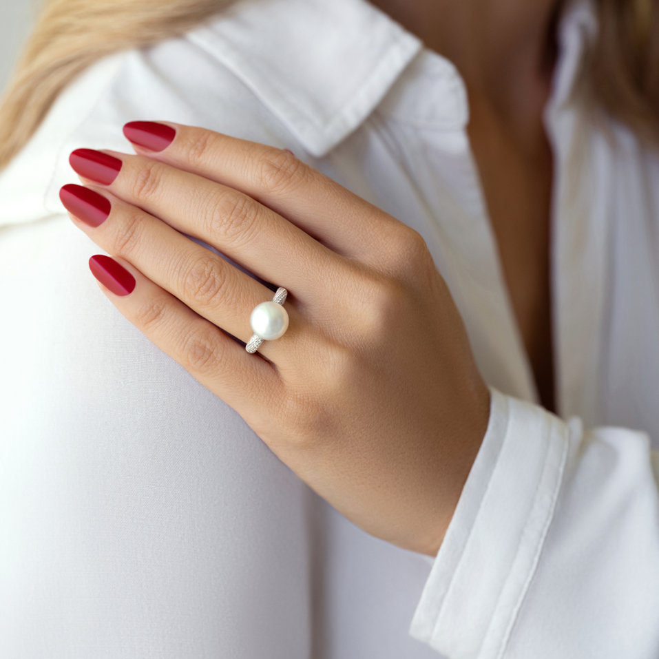Diamond ring with Pearl Aquatic