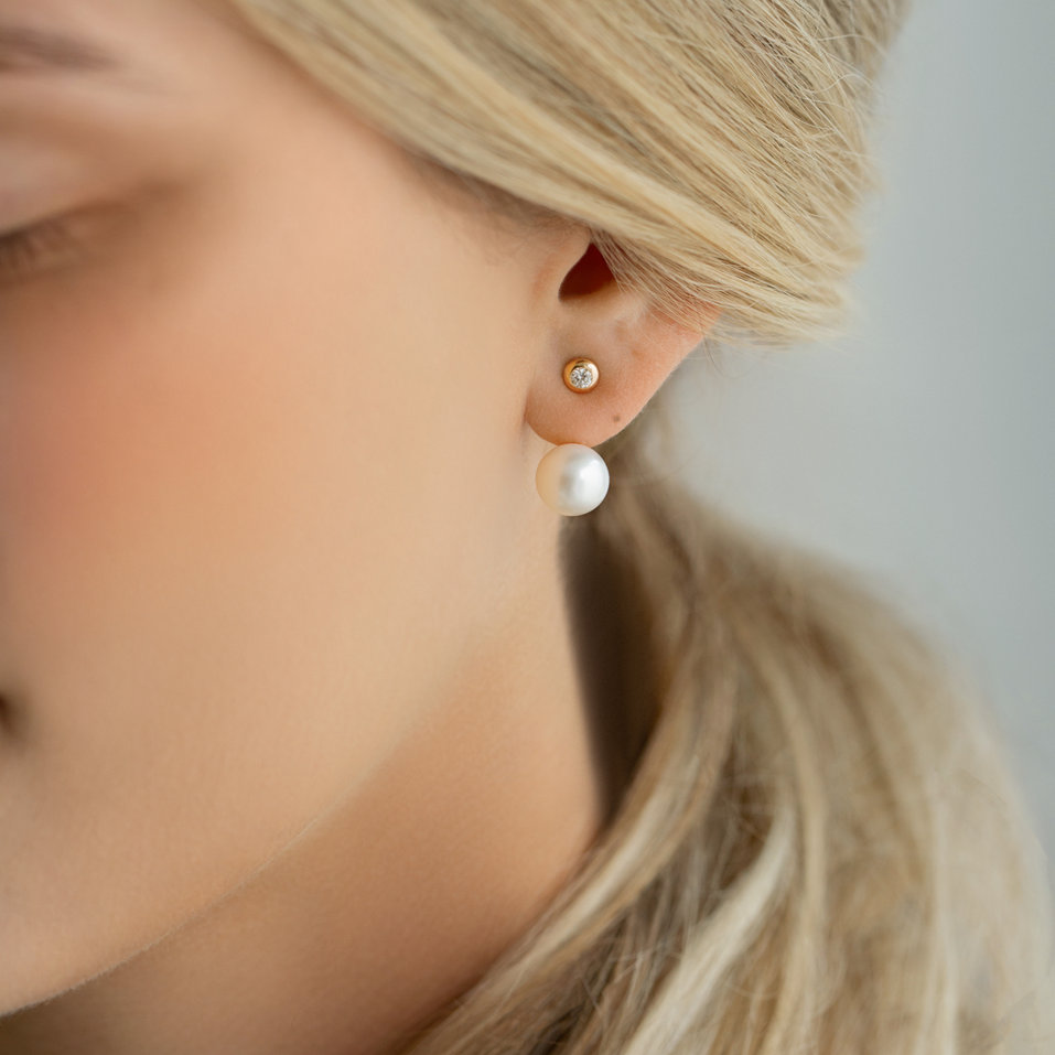 Diamond earrings with Pearl Beauty Queen