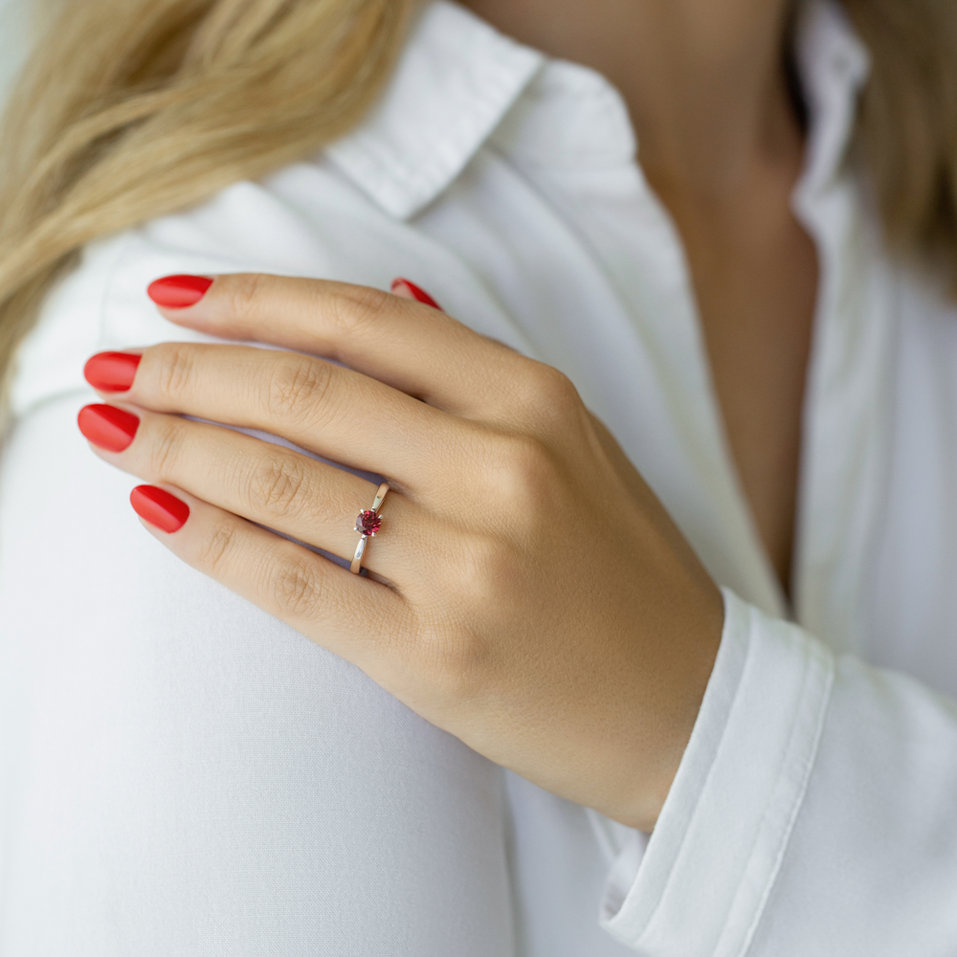 Ring with Garnet and diamonds Clotilde