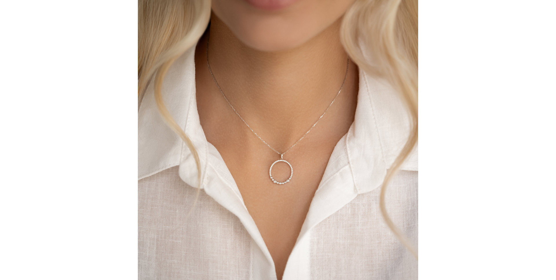 Diamond pendant Virgin Poem