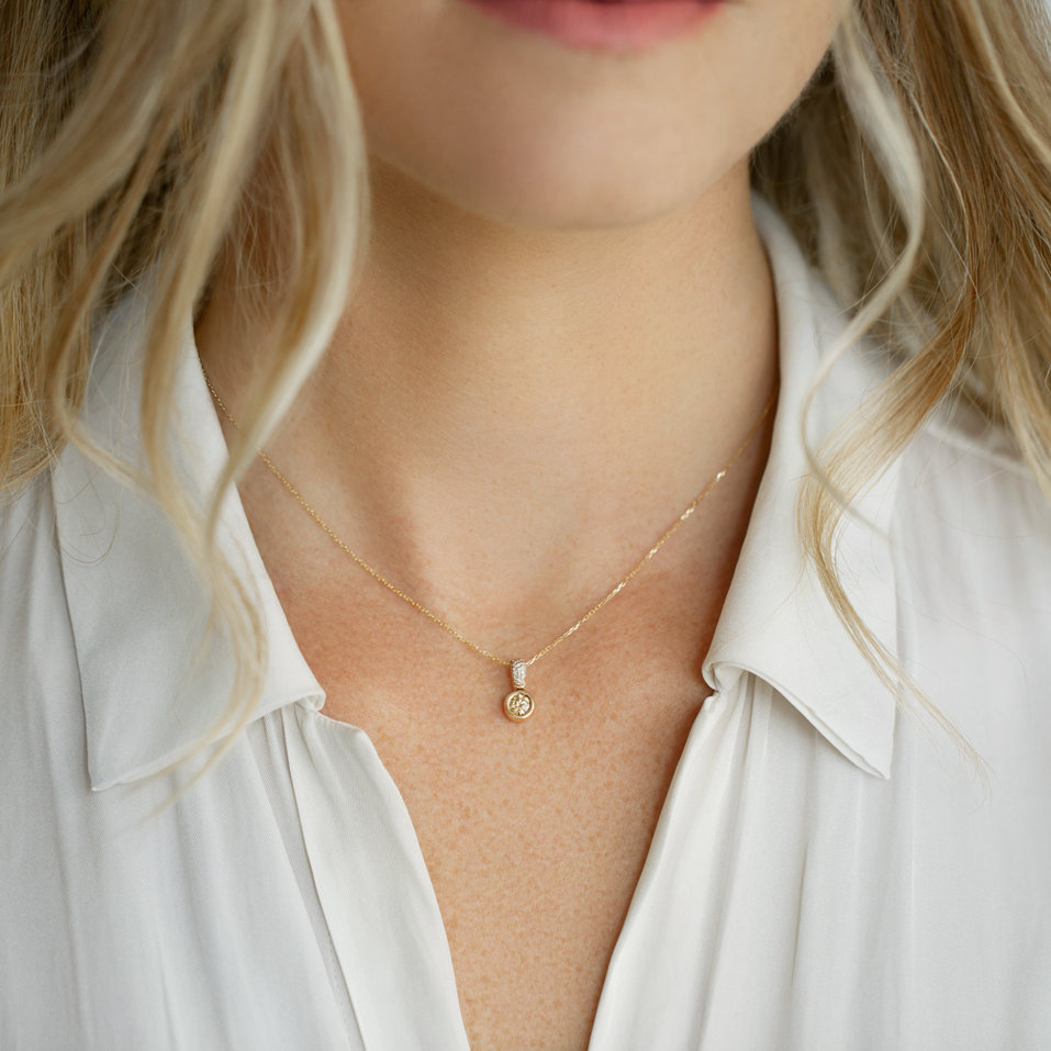 Pendant with brown and white diamonds Delicate Drop