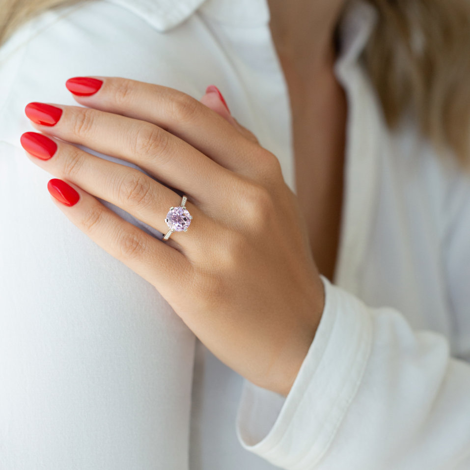 Diamond ring with Kunzite Buddy