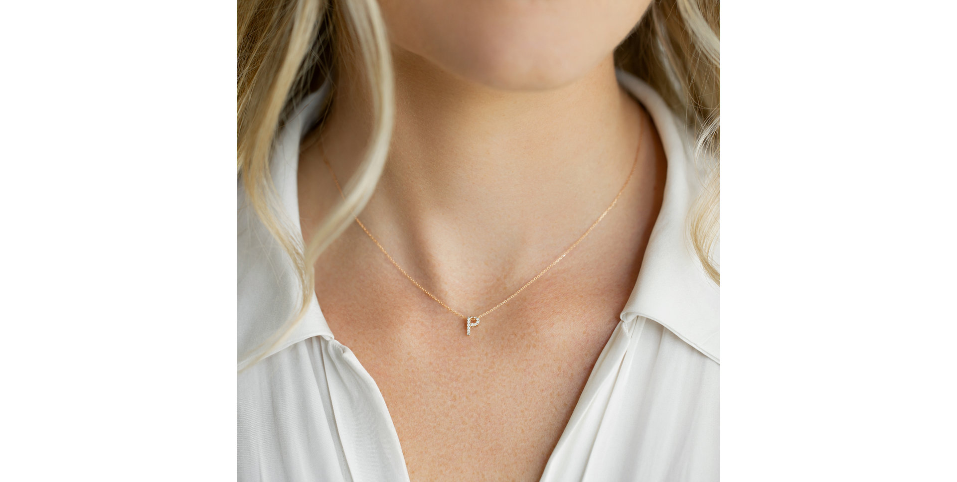 Diamond necklace Glittering Letter P