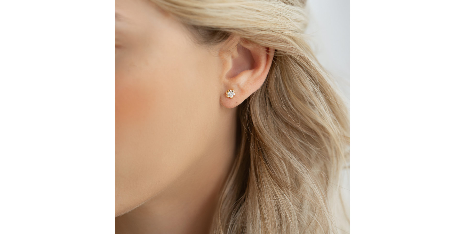 Diamond earrings Blooming Love