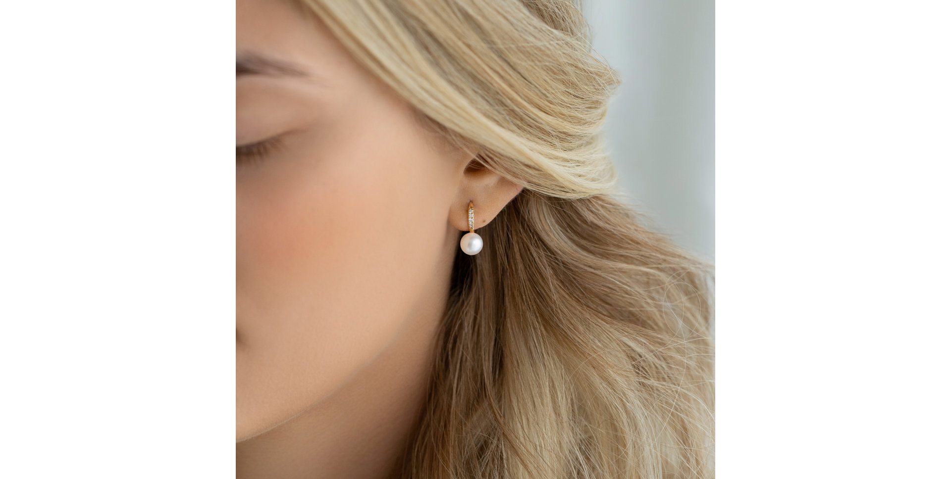 Diamond earrings with Pearl Shimmering Lake