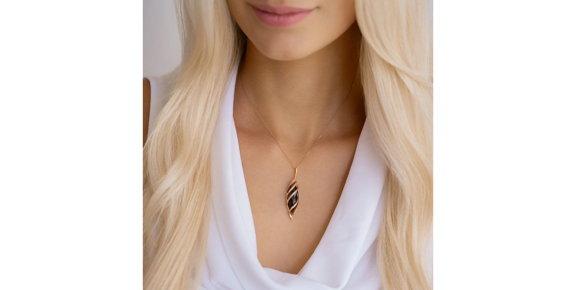 Diamond pendant with Quartz Géant