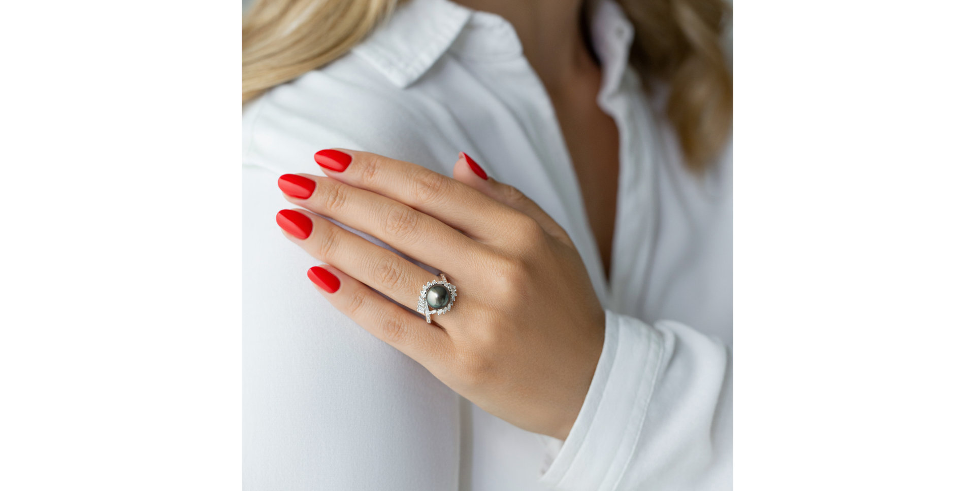 Diamond ring with Pearl Ferrell