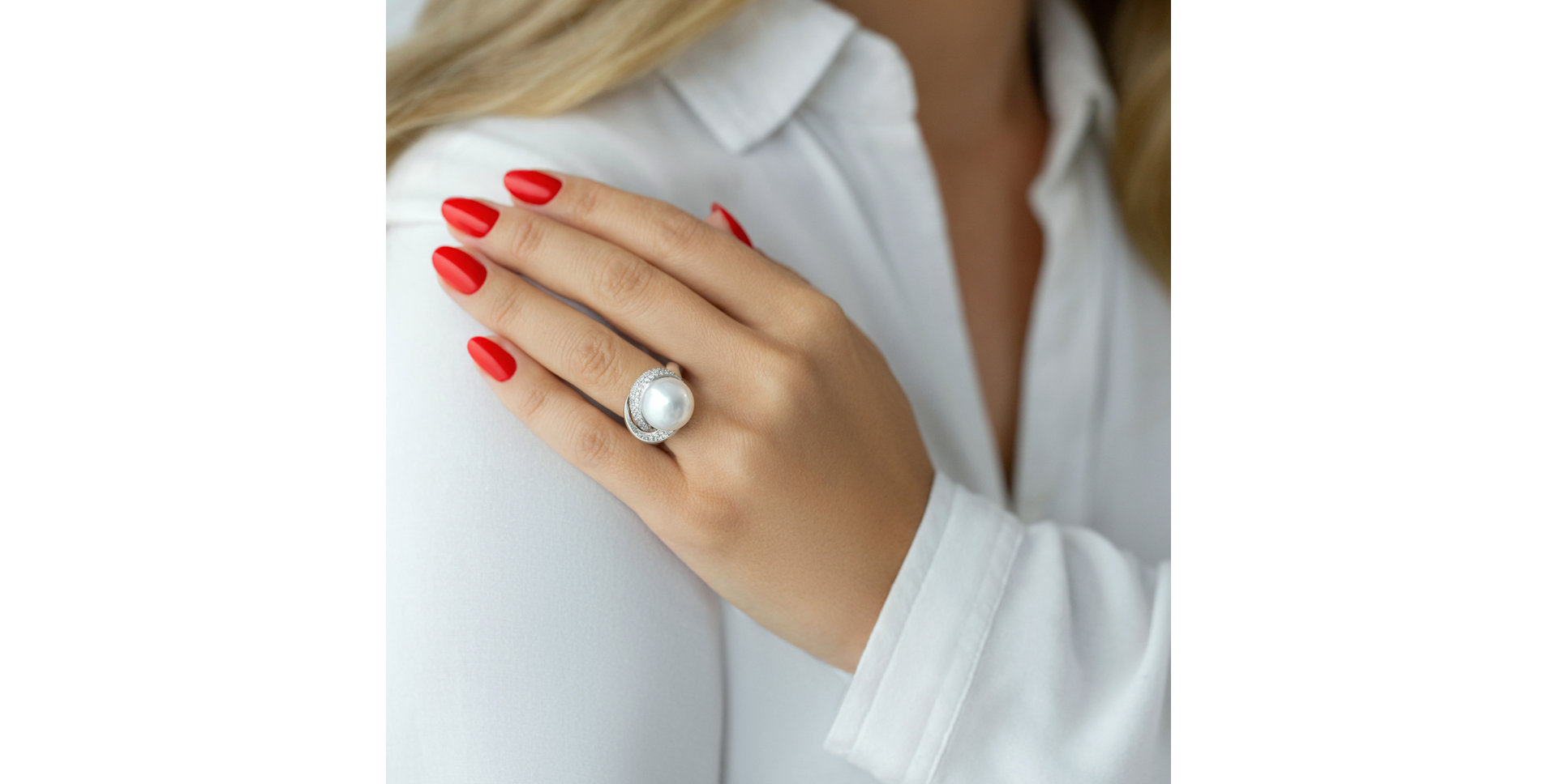 Diamond ring with Pearl Ocean Sonata