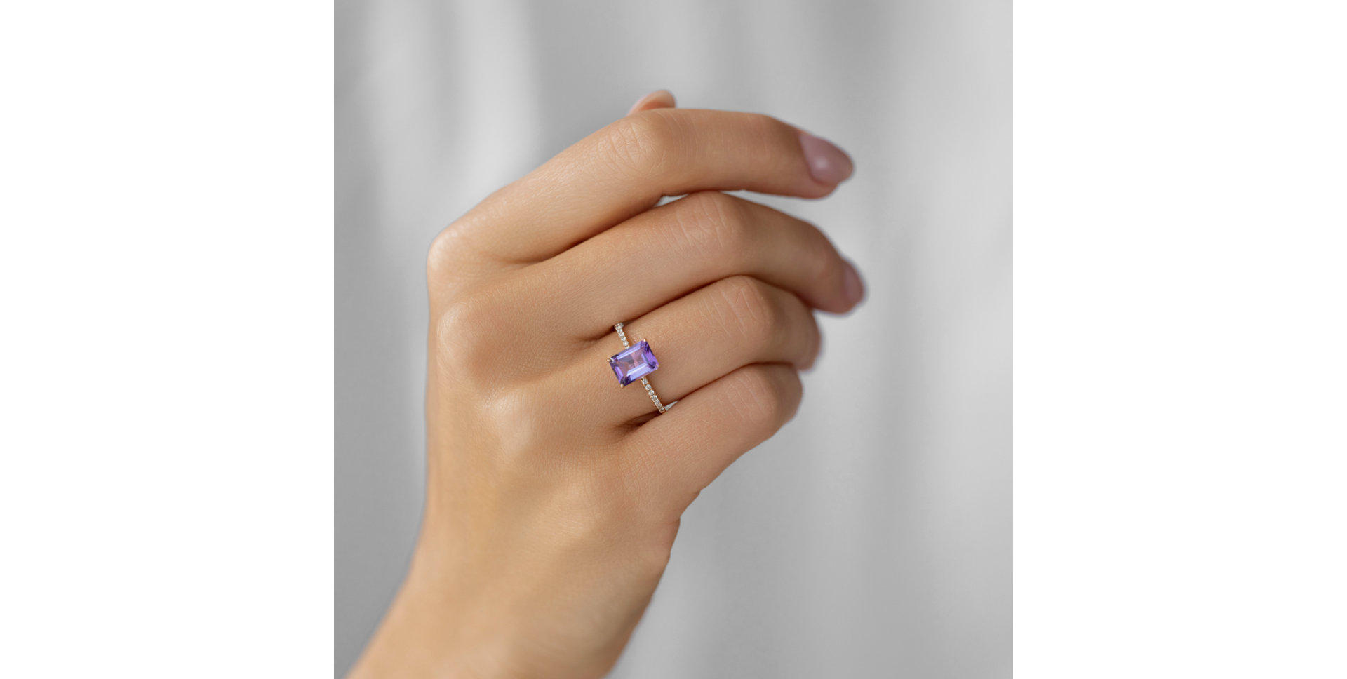 Diamond ring with Tanzanite Perfect Promise