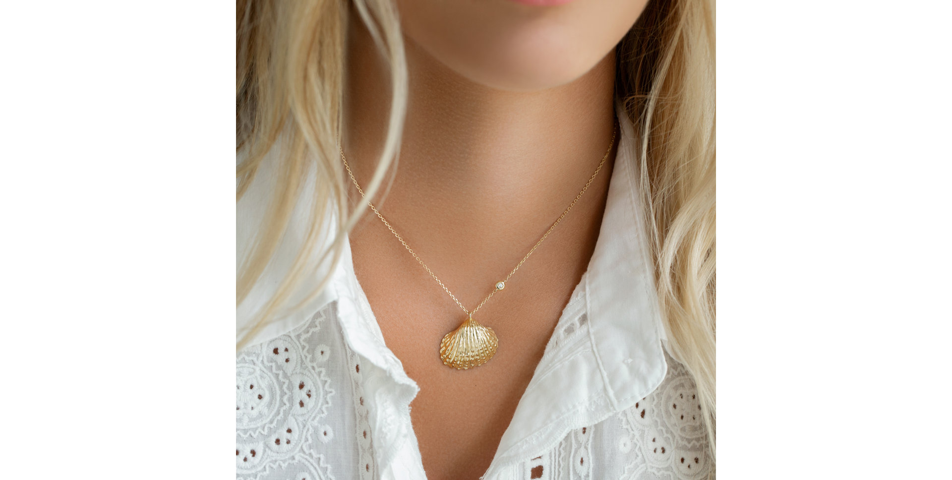 Diamond necklace Luxury Clam