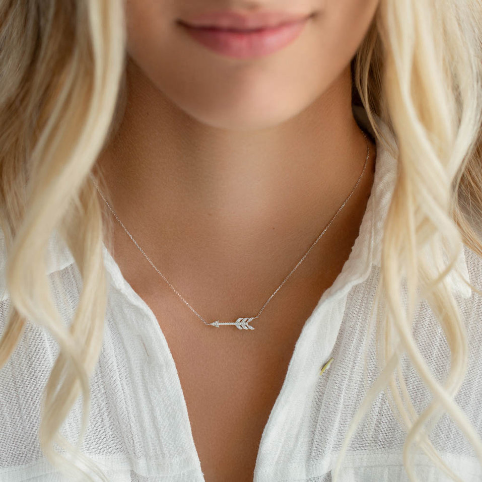 Diamond necklace Glittering Arrow
