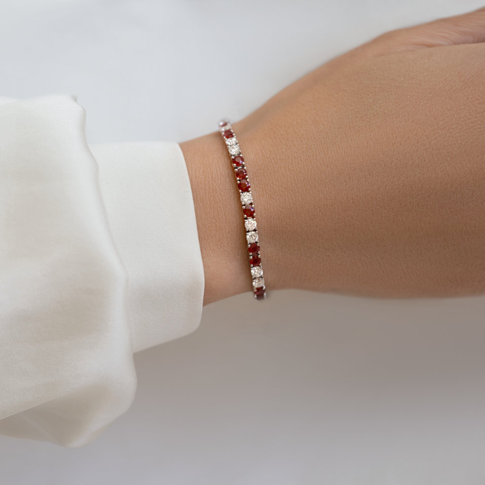 Diamond bracelet with Sapphire Aurorra