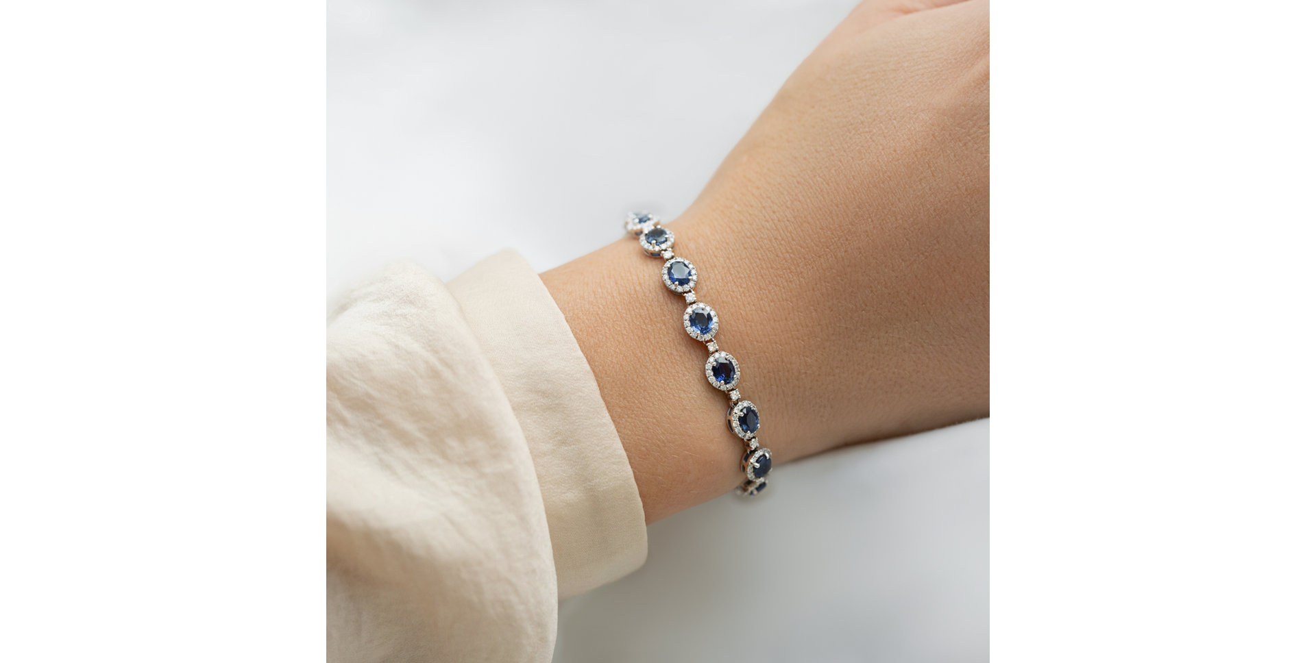 Diamond bracelet with Sapphire Delightful Jewel