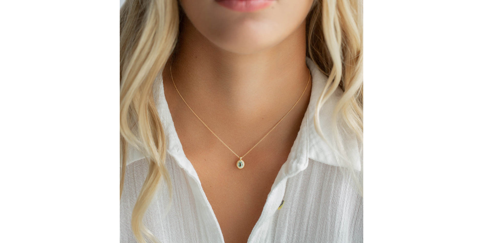 Diamond necklace with  Sapphire Princess