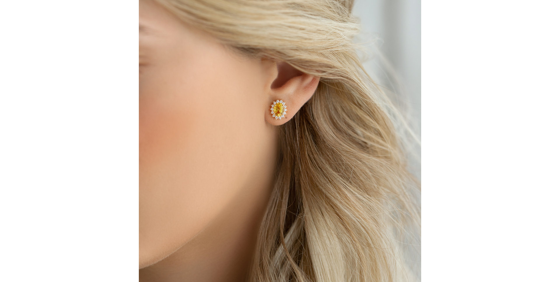 Diamond earrings with Sapphire Princess